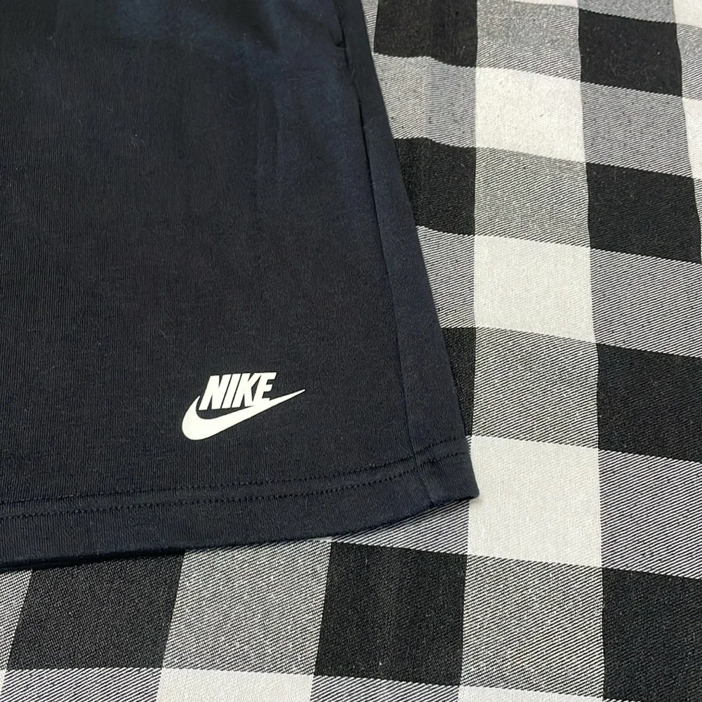 Nike Sportswear Club Fleece Mid-Rise Shorts Women's Plus 3X Black Terrycloth